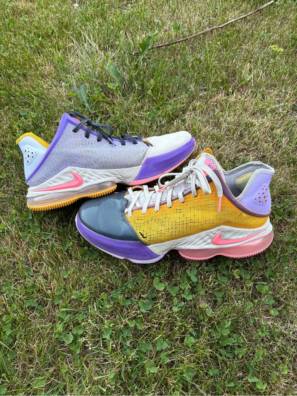 Nike LeBron 19 low mismatch basketball shoes men’s 12 READ